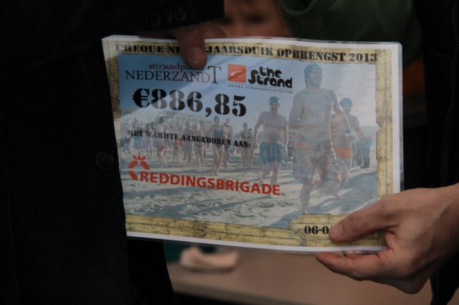 Noordwijkse Reddingbrigade ontvangt 886,85 euro van Nederzand(t)